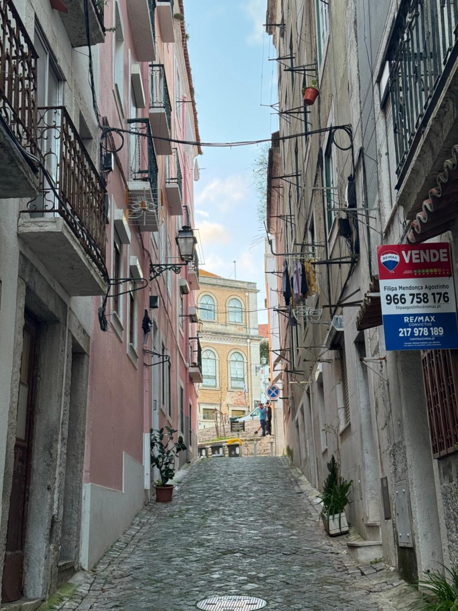 Travessa Do Meio * Lisboa